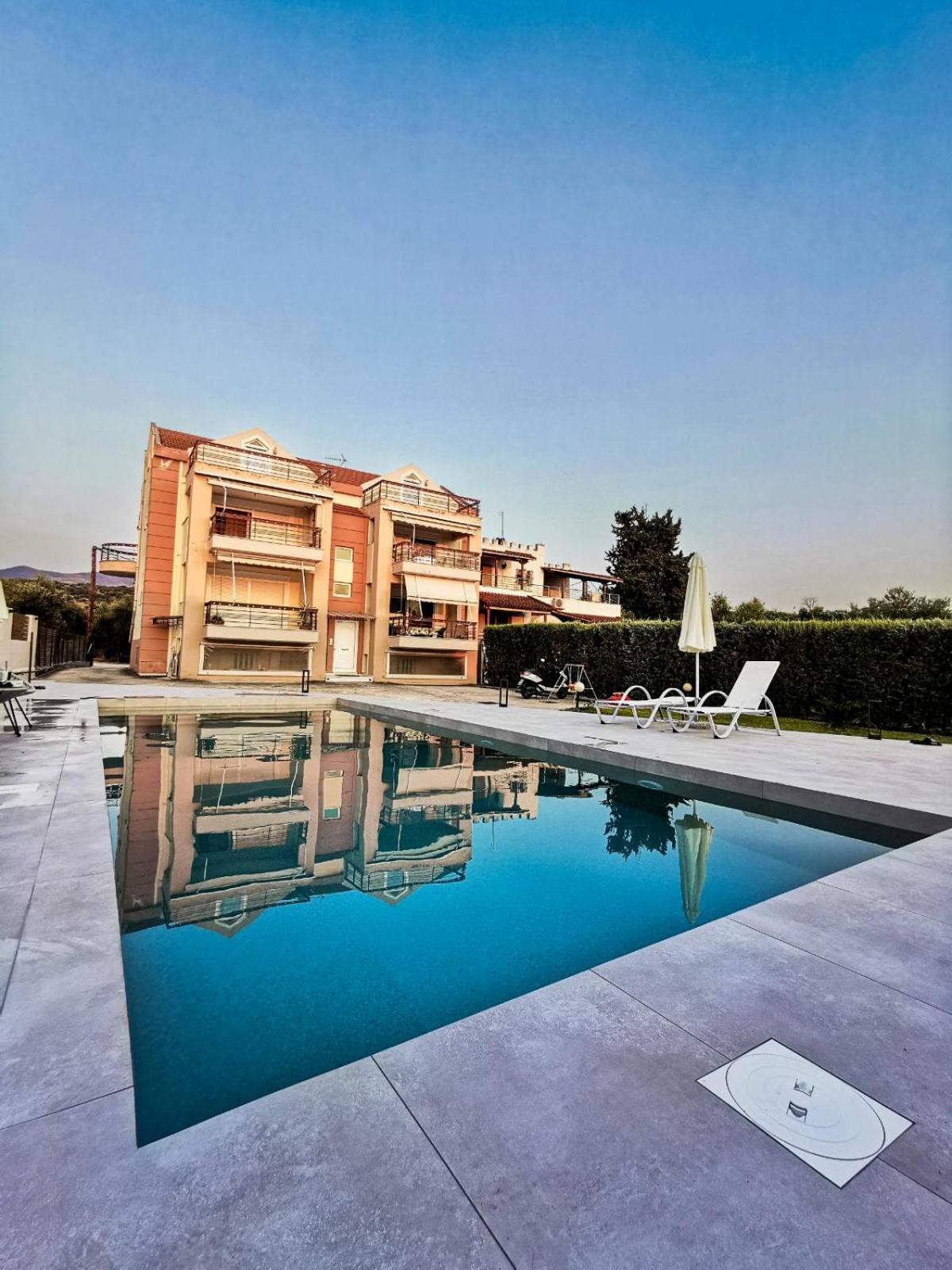 Ostria Seaside Apartments Patras Exteriör bild